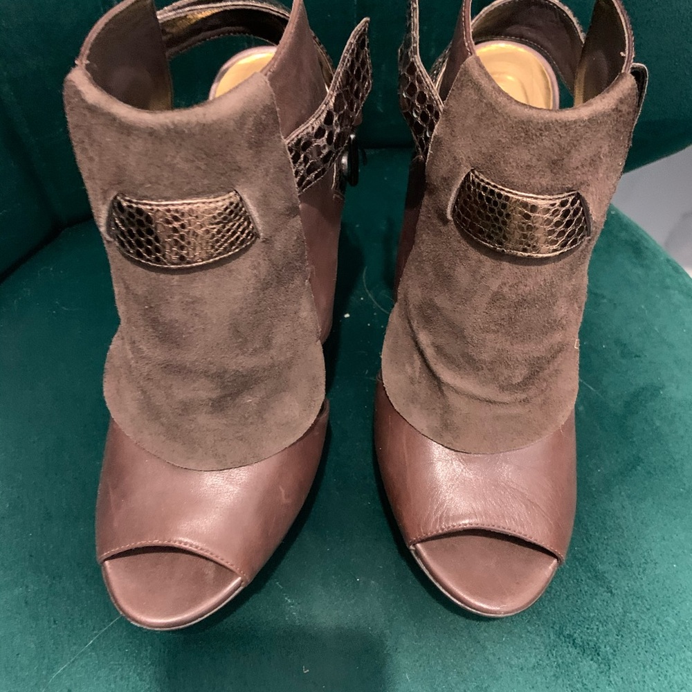 Shoes - Picture 6 of 6